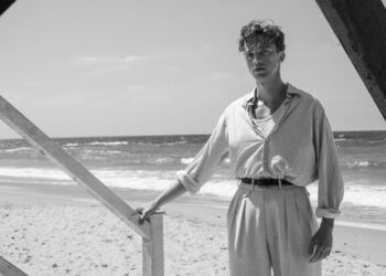 L’Étranger : Adaptation fidèle et envoûtante